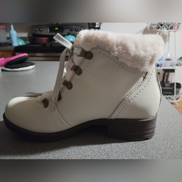 Earth Origins Shoes Earth Origins Boots 75 Wide Poshmark